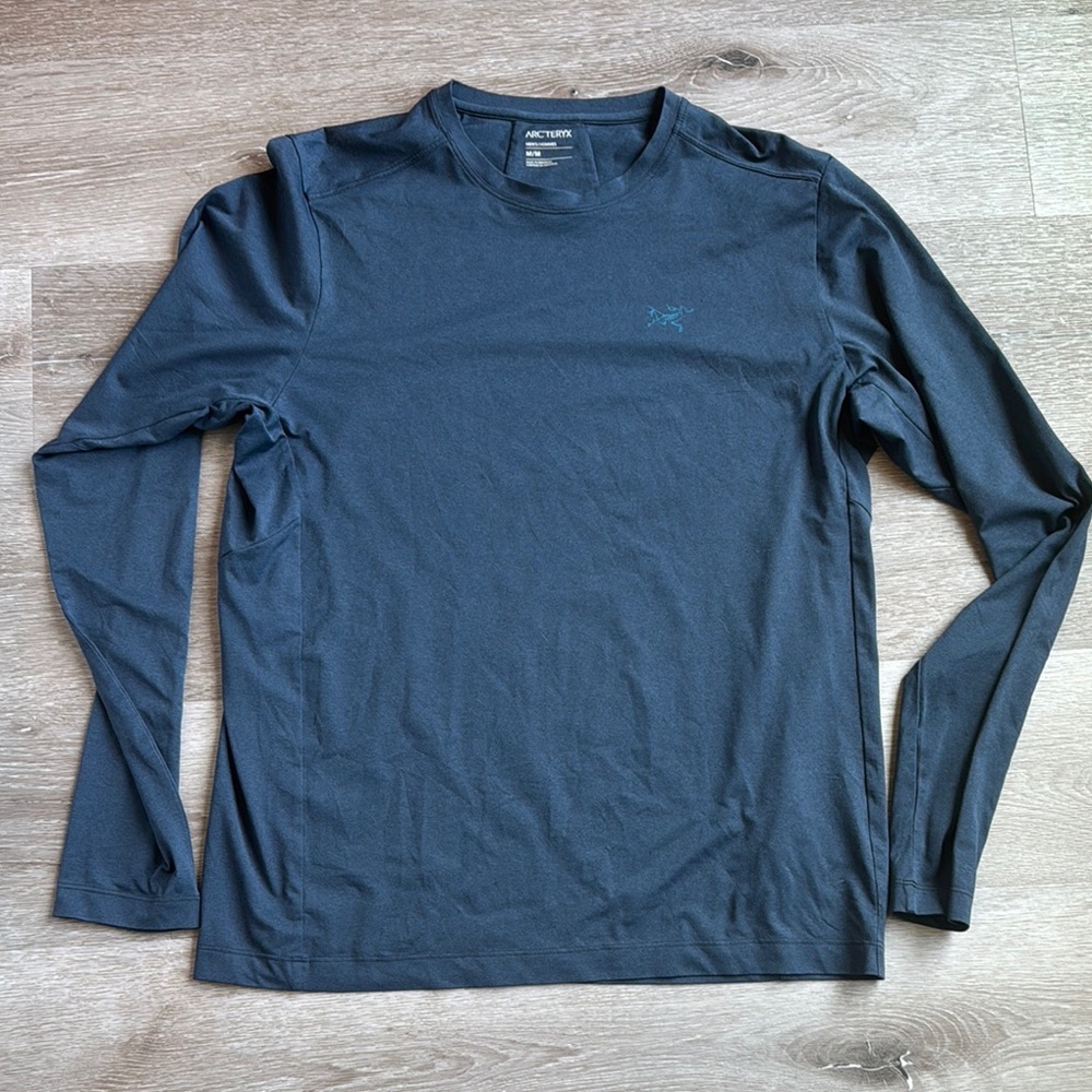 Arc'teryx Men's Long Sleeve Tee - Navy Blue